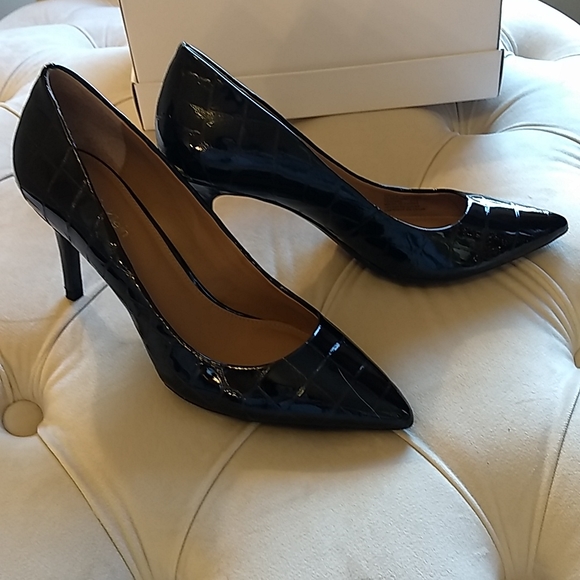 🆕CALVIN KLEIN Gayle Croco Patent PUMP🆕⭐ - Picture 4 of 12